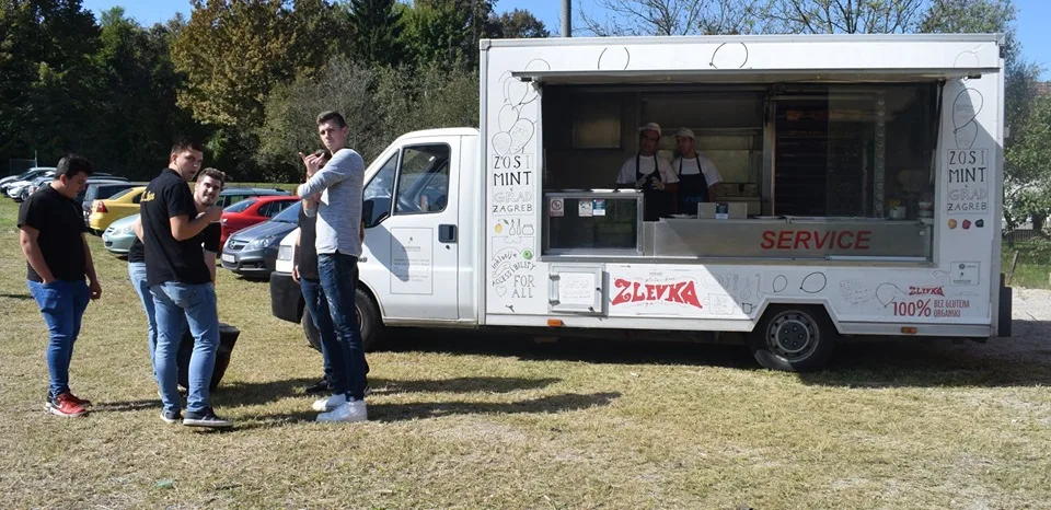 71385381 123671995688131 395773080183504896 n