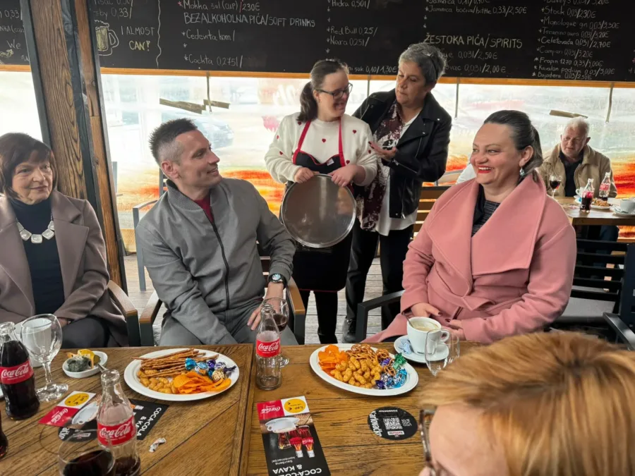 Ef3d2509 f943 4485 818b 0ac1200ae1e8